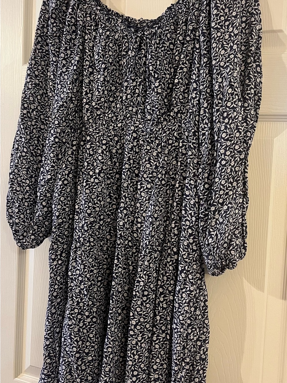 Old Navy Long-Sleeve Smocked Dress in Navy Blue Floral